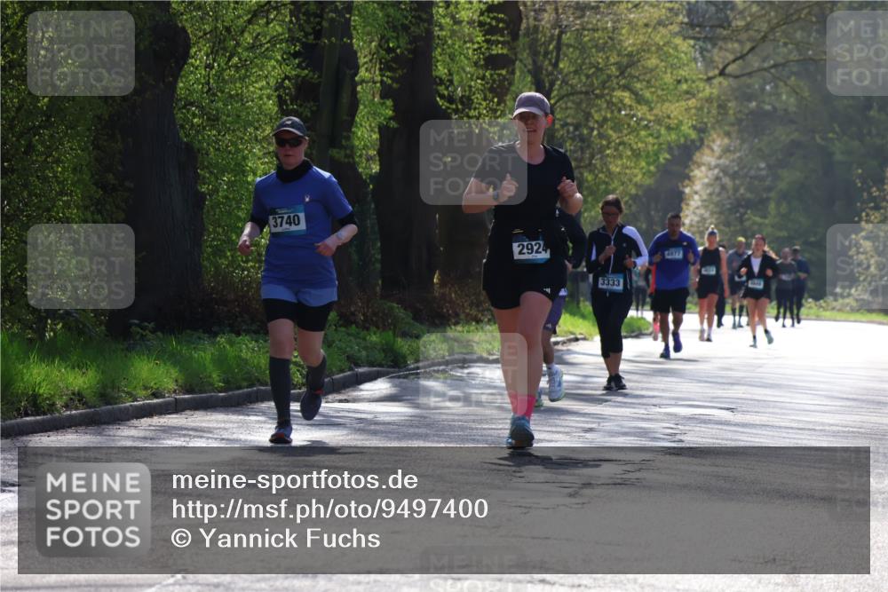 12.04.2026 - 45. Internationalen Wilhelmsburger Insellauf Yannick Fuchs http://msf.ph/oto/9497400 12.04.2026 10:54:53 Laufen 3740, 2924, 3333, 4977 meine-sportfotos.de