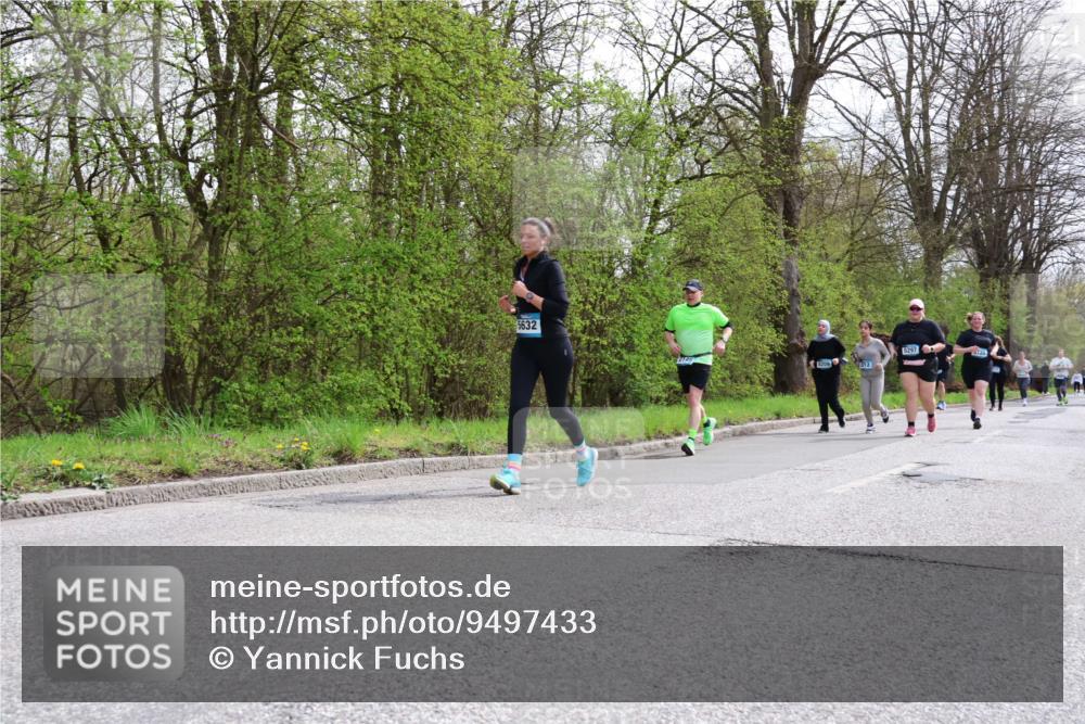 12.04.2026 - 45. Internationalen Wilhelmsburger Insellauf Yannick Fuchs http://msf.ph/oto/9497433 12.04.2026 13:09:37 Laufen 5632, 5297, 3720, 5209, 12 meine-sportfotos.de