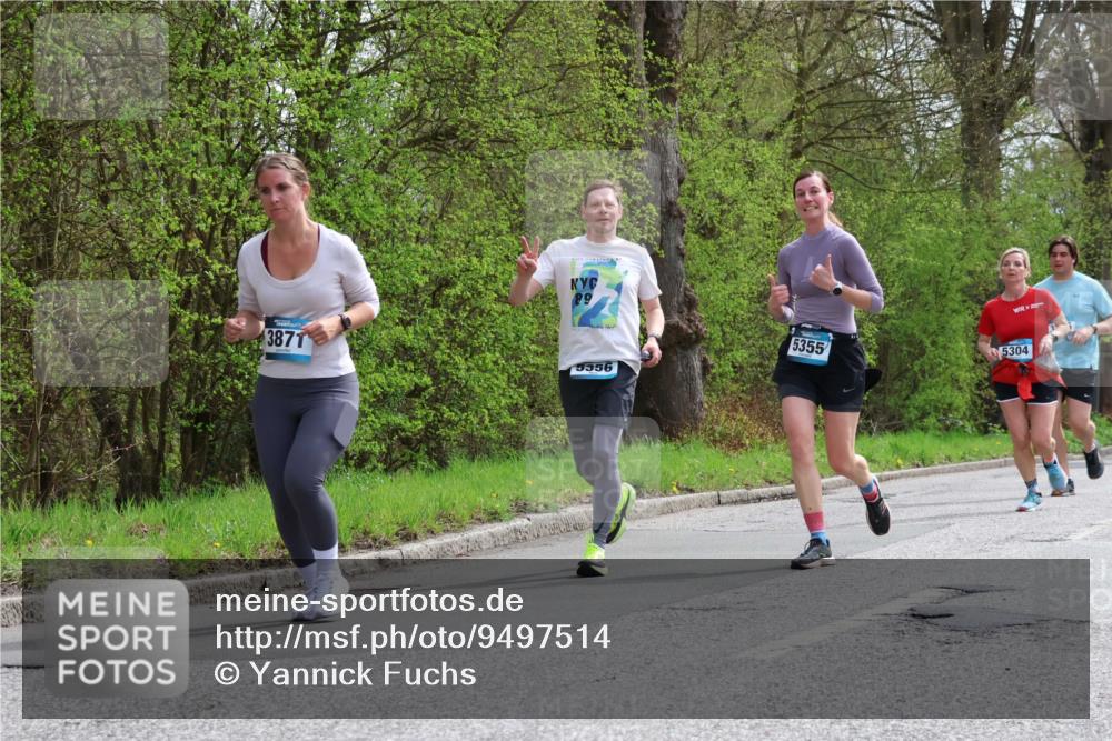 12.04.2026 - 45. Internationalen Wilhelmsburger Insellauf Yannick Fuchs http://msf.ph/oto/9497514 12.04.2026 13:09:47 Laufen 3871, 89, 5356, 5355, 5304 meine-sportfotos.de