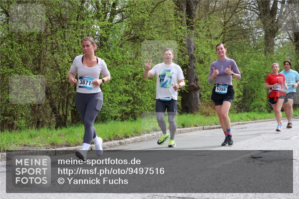 12.04.2026 - 45. Internationalen Wilhelmsburger Insellauf Yannick Fuchs http://msf.ph/oto/9497516 12.04.2026 13:09:48 Laufen 3871, 89, 746, 5355, 5304 meine-sportfotos.de