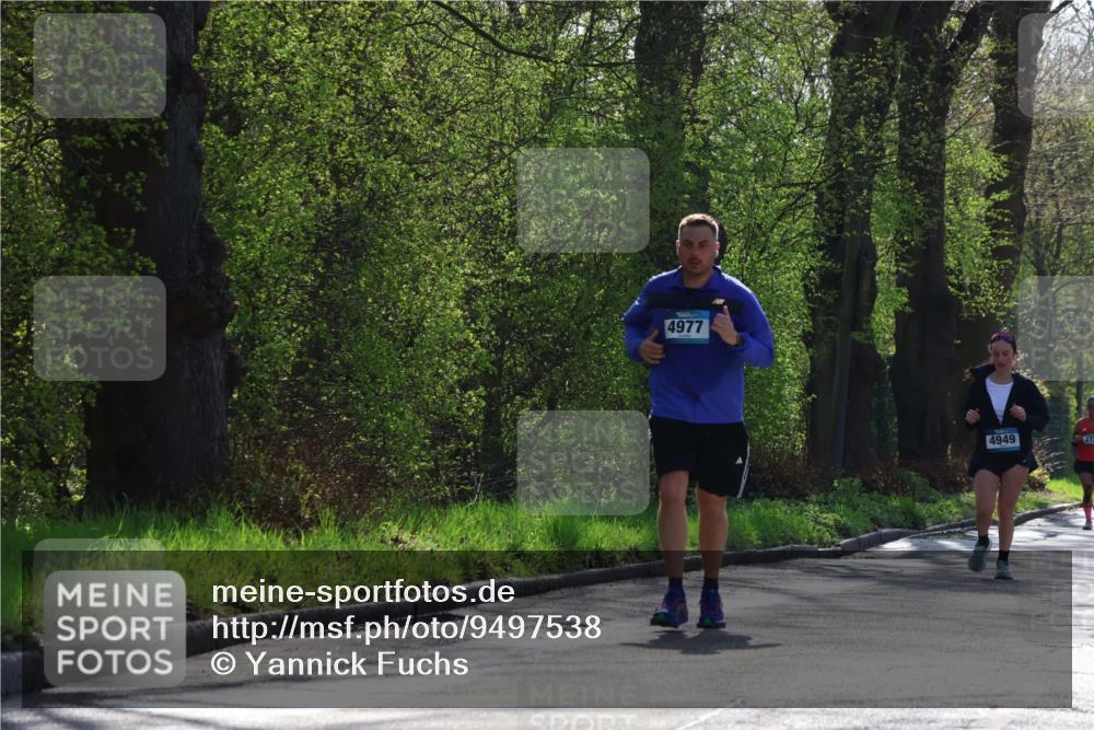 12.04.2026 - 45. Internationalen Wilhelmsburger Insellauf Yannick Fuchs http://msf.ph/oto/9497538 12.04.2026 10:55:09 Laufen 4977, 4949 meine-sportfotos.de