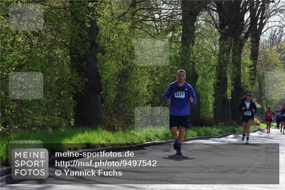 12.04.2026 - 45. Internationalen Wilhelmsburger Insellauf Yannick Fuchs http://msf.ph/oto/9497542 12.04.2026 10:55:10 Laufen 4977, 4949 meine-sportfotos.de