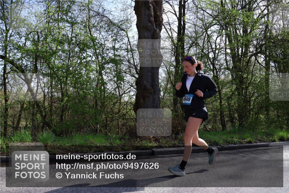 12.04.2026 - 45. Internationalen Wilhelmsburger Insellauf Yannick Fuchs http://msf.ph/oto/9497626 12.04.2026 10:55:19 Laufen 4949 meine-sportfotos.de