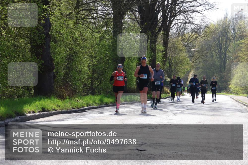 12.04.2026 - 45. Internationalen Wilhelmsburger Insellauf Yannick Fuchs http://msf.ph/oto/9497638 12.04.2026 10:55:22 Laufen 3732, 24, 3885, 2699, 2646 meine-sportfotos.de
