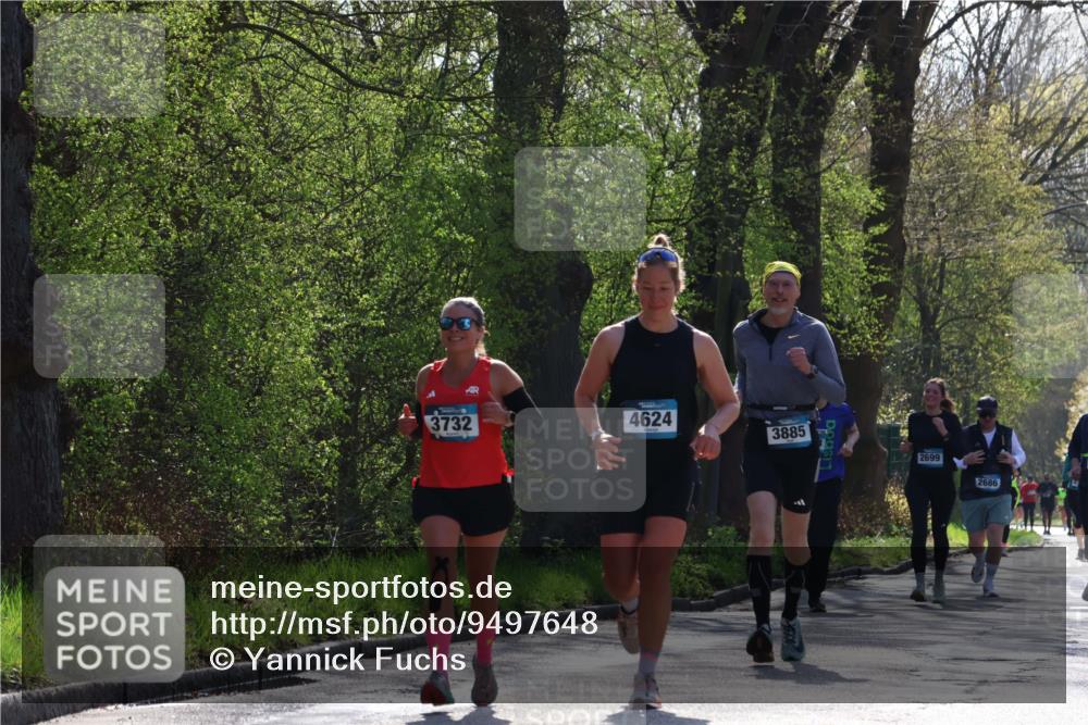 12.04.2026 - 45. Internationalen Wilhelmsburger Insellauf Yannick Fuchs http://msf.ph/oto/9497648 12.04.2026 10:55:23 Laufen 3732, 4624, 3885, 2699, 2686 meine-sportfotos.de