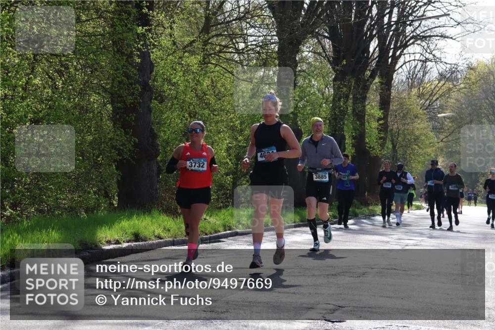 12.04.2026 - 45. Internationalen Wilhelmsburger Insellauf Yannick Fuchs http://msf.ph/oto/9497669 12.04.2026 10:55:25 Laufen 3732, 46, 3885, 2699, 2686 meine-sportfotos.de