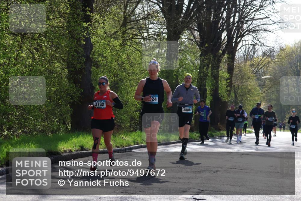 12.04.2026 - 45. Internationalen Wilhelmsburger Insellauf Yannick Fuchs http://msf.ph/oto/9497672 12.04.2026 10:55:25 Laufen 3732, 24, 3885, 48, 2699, 2686, 1295 meine-sportfotos.de