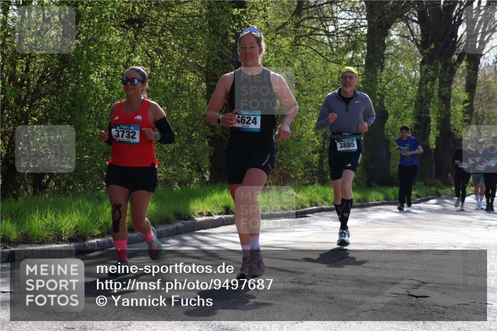 12.04.2026 - 45. Internationalen Wilhelmsburger Insellauf Yannick Fuchs http://msf.ph/oto/9497687 12.04.2026 10:55:26 Laufen 3732, 4624, 3885, 2699, 2686 meine-sportfotos.de