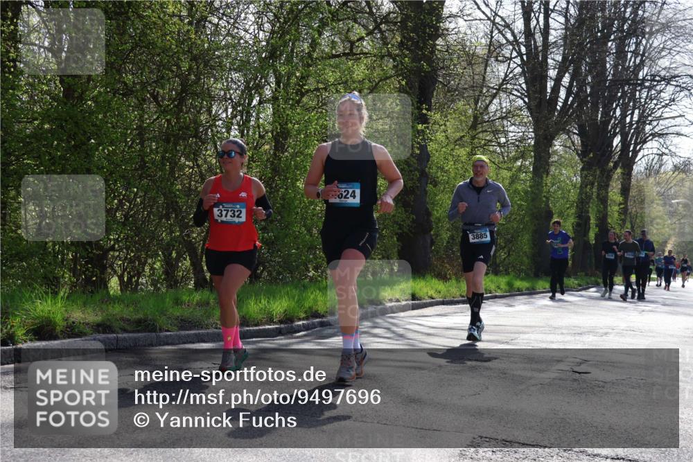 12.04.2026 - 45. Internationalen Wilhelmsburger Insellauf Yannick Fuchs http://msf.ph/oto/9497696 12.04.2026 10:55:27 Laufen 3732, 5624, 3885 meine-sportfotos.de