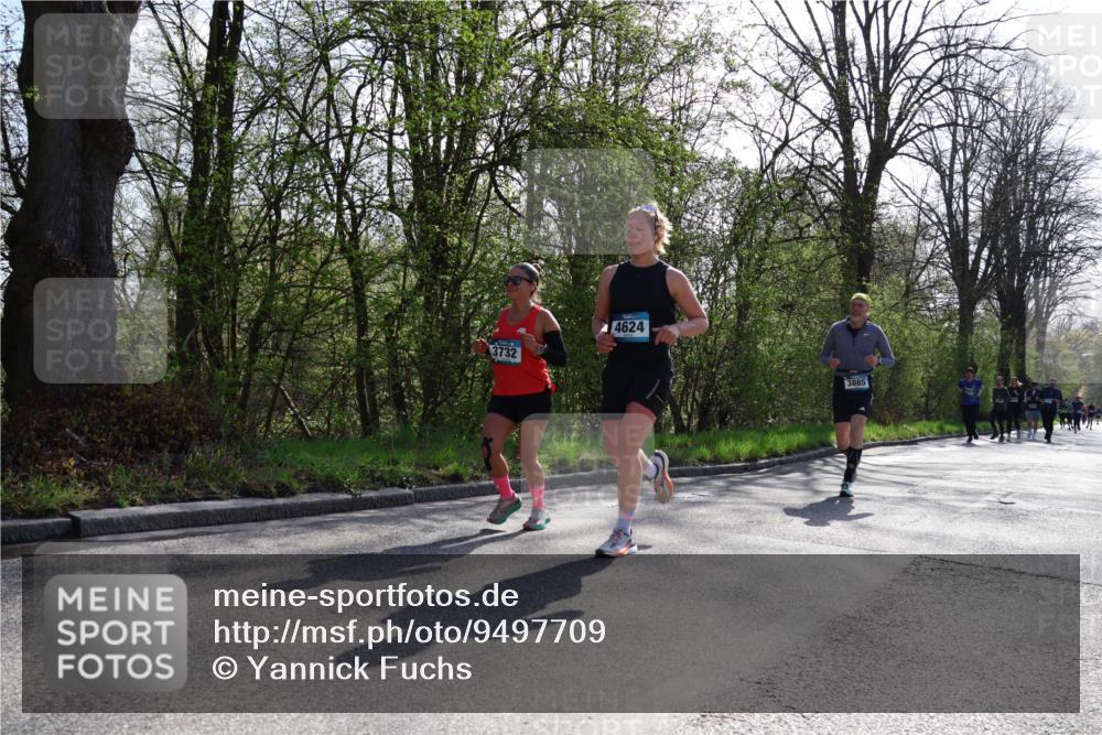 12.04.2026 - 45. Internationalen Wilhelmsburger Insellauf Yannick Fuchs http://msf.ph/oto/9497709 12.04.2026 10:55:28 Laufen 3732, 4624, 3885 meine-sportfotos.de
