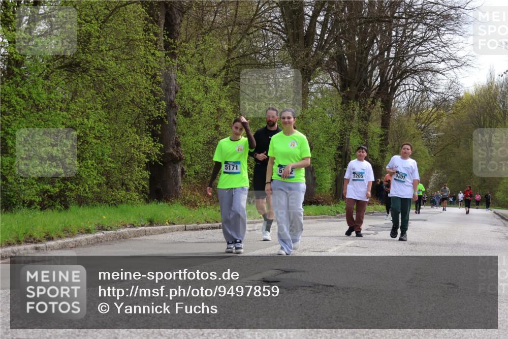 12.04.2026 - 45. Internationalen Wilhelmsburger Insellauf Yannick Fuchs http://msf.ph/oto/9497859 12.04.2026 13:10:26 Laufen 5171, 5205, 5201 meine-sportfotos.de