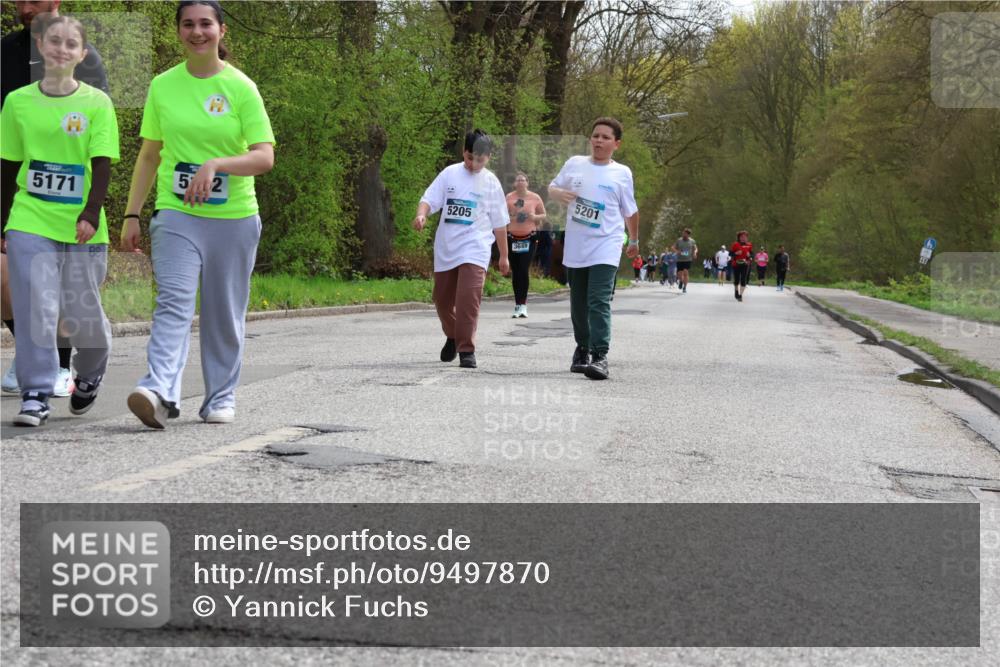 12.04.2026 - 45. Internationalen Wilhelmsburger Insellauf Yannick Fuchs http://msf.ph/oto/9497870 12.04.2026 13:10:28 Laufen 52, 5171, 5205, 3649, 5201 meine-sportfotos.de