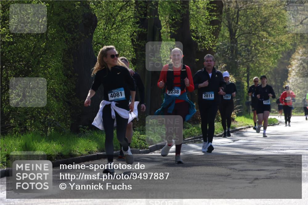 12.04.2026 - 45. Internationalen Wilhelmsburger Insellauf Yannick Fuchs http://msf.ph/oto/9497887 12.04.2026 10:55:51 Laufen 4081, 2238, 2811, 3967, 2336 meine-sportfotos.de