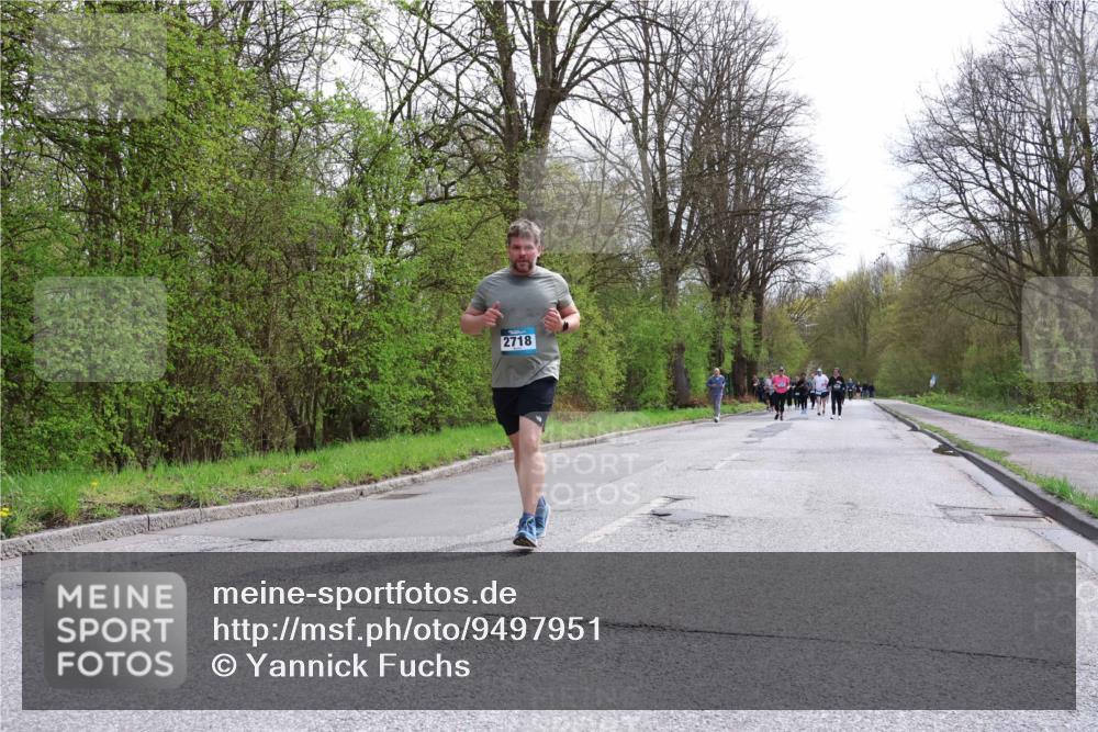 12.04.2026 - 45. Internationalen Wilhelmsburger Insellauf Yannick Fuchs http://msf.ph/oto/9497951 12.04.2026 13:10:55 Laufen 2718 meine-sportfotos.de