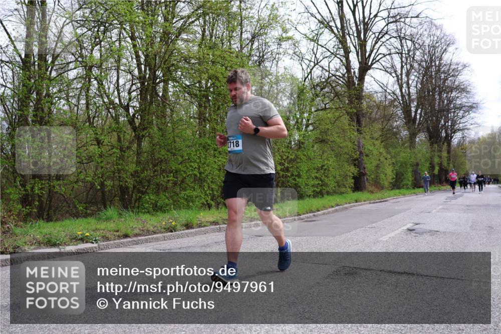 12.04.2026 - 45. Internationalen Wilhelmsburger Insellauf Yannick Fuchs http://msf.ph/oto/9497961 12.04.2026 13:10:56 Laufen 2718 meine-sportfotos.de