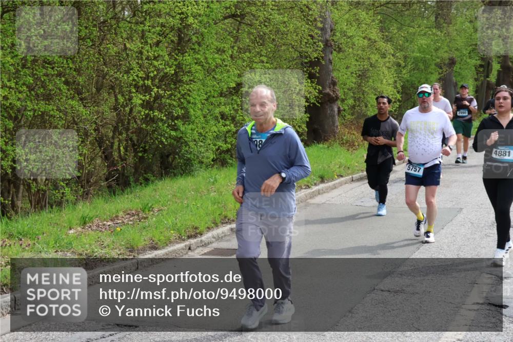 12.04.2026 - 45. Internationalen Wilhelmsburger Insellauf Yannick Fuchs http://msf.ph/oto/9498000 12.04.2026 13:11:06 Laufen 18, 5757, 2990, 4881 meine-sportfotos.de