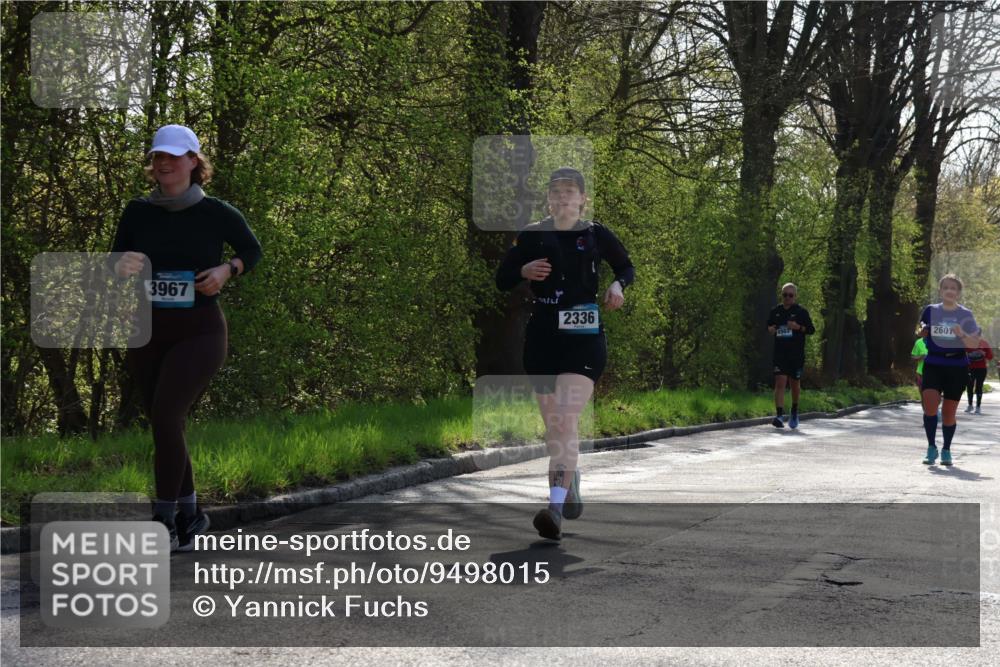 12.04.2026 - 45. Internationalen Wilhelmsburger Insellauf Yannick Fuchs http://msf.ph/oto/9498015 12.04.2026 10:56:07 Laufen 3967, 2336, 260 meine-sportfotos.de