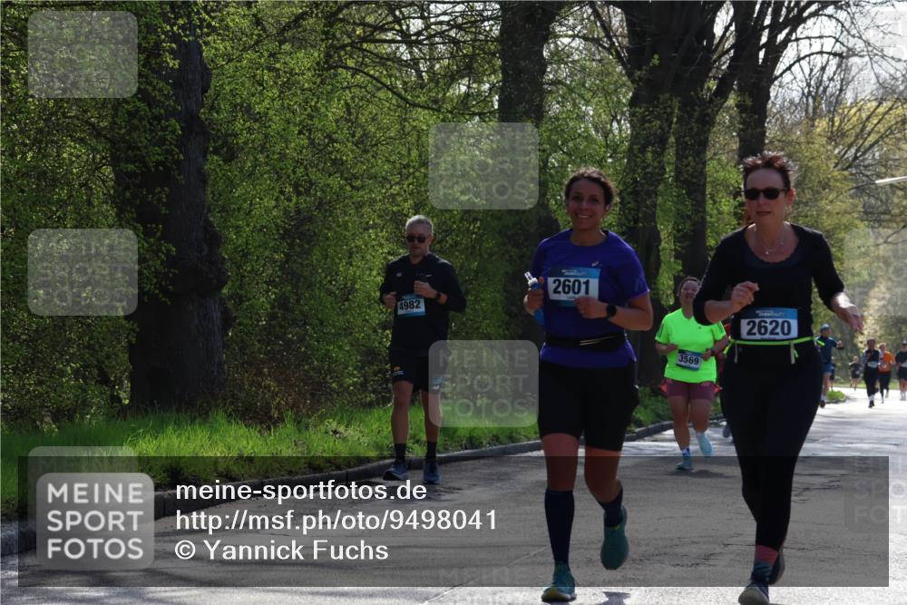 12.04.2026 - 45. Internationalen Wilhelmsburger Insellauf Yannick Fuchs http://msf.ph/oto/9498041 12.04.2026 10:56:10 Laufen 4982, 2601, 3569, 2620 meine-sportfotos.de