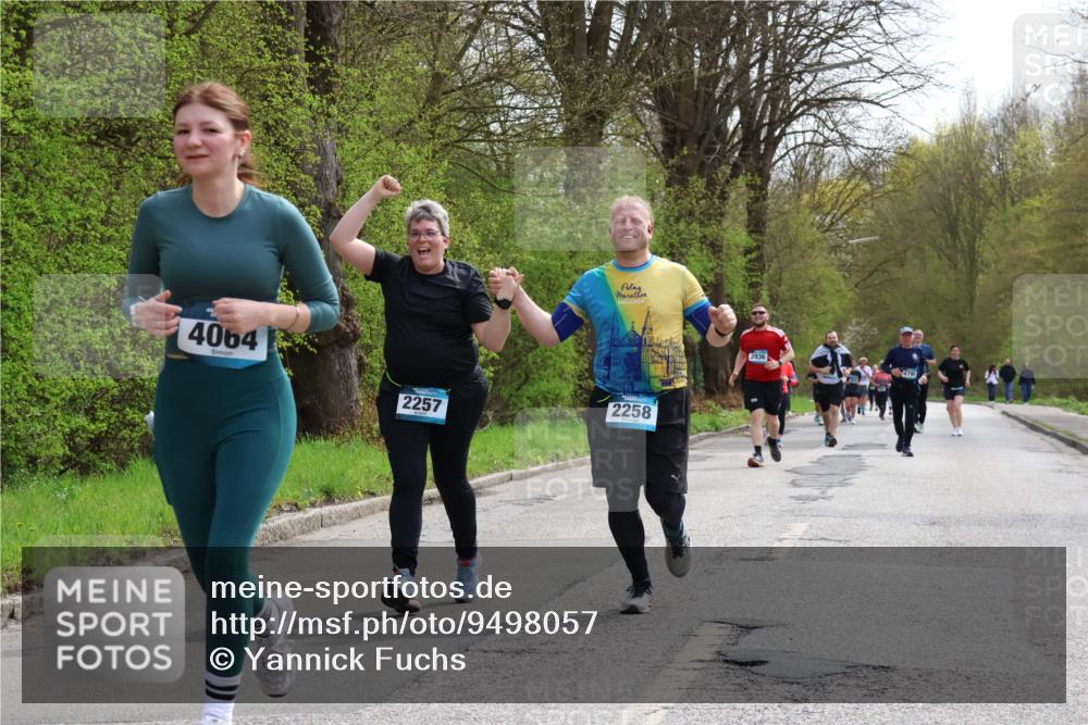 12.04.2026 - 45. Internationalen Wilhelmsburger Insellauf Yannick Fuchs http://msf.ph/oto/9498057 12.04.2026 13:11:14 Laufen 4064, 2257, 2258, 3936 meine-sportfotos.de