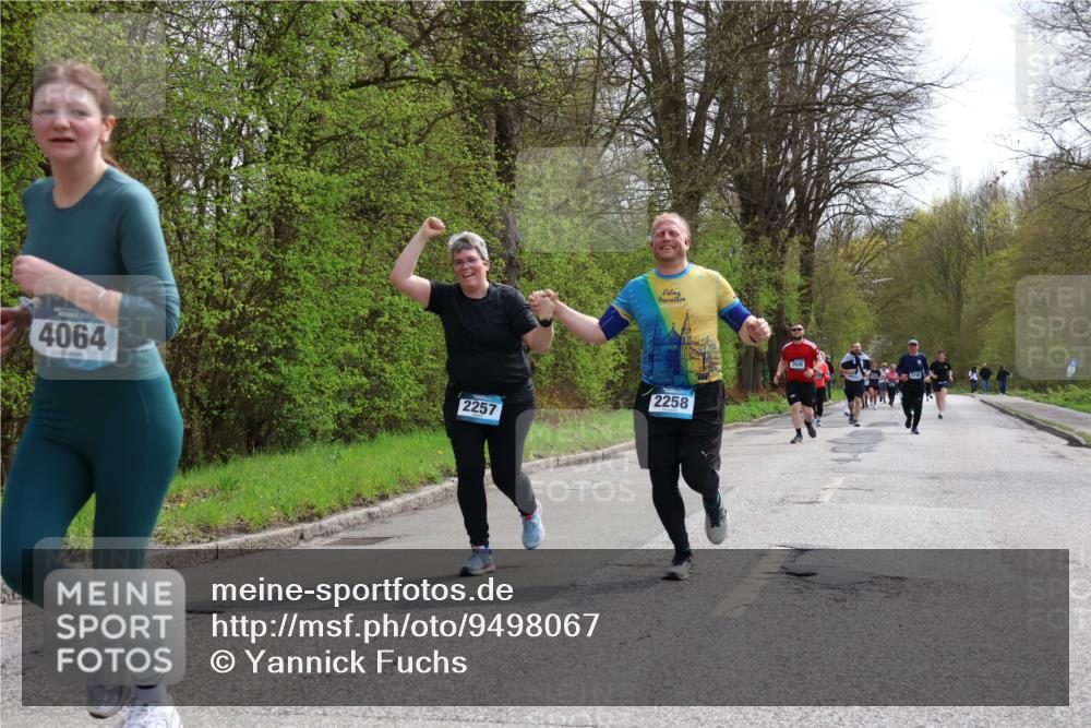 12.04.2026 - 45. Internationalen Wilhelmsburger Insellauf Yannick Fuchs http://msf.ph/oto/9498067 12.04.2026 13:11:15 Laufen 4064, 2257, 2258 meine-sportfotos.de