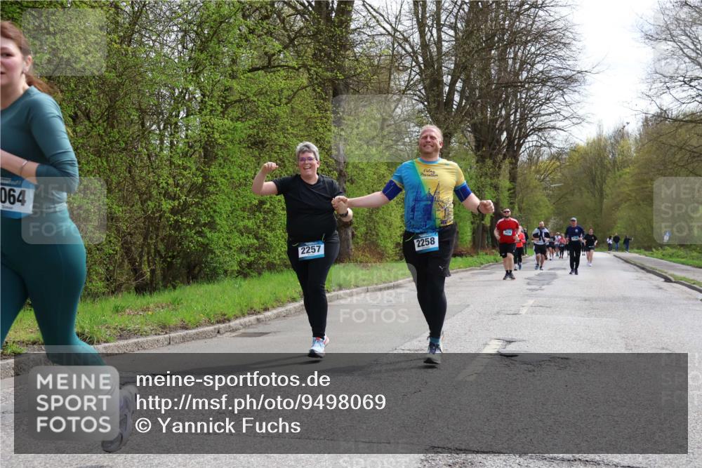 12.04.2026 - 45. Internationalen Wilhelmsburger Insellauf Yannick Fuchs http://msf.ph/oto/9498069 12.04.2026 13:11:15 Laufen 064, 2257, 2258, 3936 meine-sportfotos.de