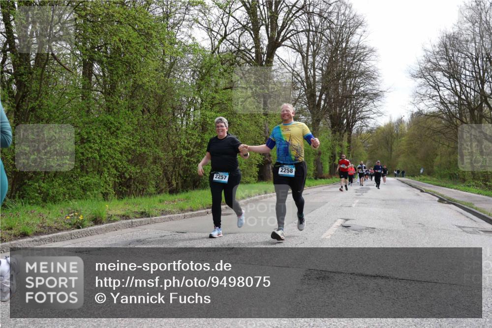12.04.2026 - 45. Internationalen Wilhelmsburger Insellauf Yannick Fuchs http://msf.ph/oto/9498075 12.04.2026 13:11:16 Laufen 2257, 2258 meine-sportfotos.de