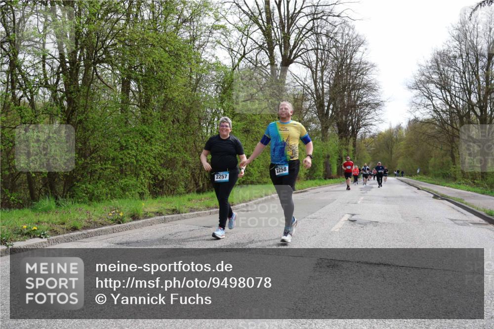 12.04.2026 - 45. Internationalen Wilhelmsburger Insellauf Yannick Fuchs http://msf.ph/oto/9498078 12.04.2026 13:11:16 Laufen 2257, 2258 meine-sportfotos.de