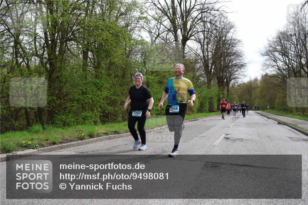 12.04.2026 - 45. Internationalen Wilhelmsburger Insellauf Yannick Fuchs http://msf.ph/oto/9498081 12.04.2026 13:11:16 Laufen 2257, 2258 meine-sportfotos.de