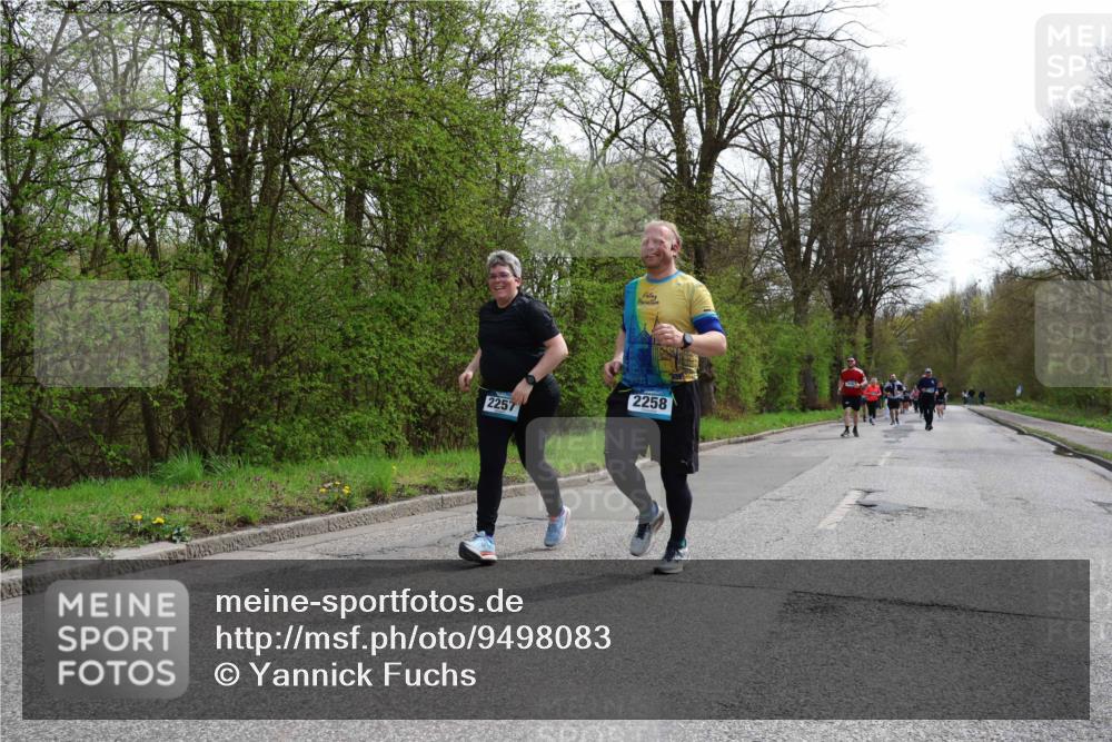 12.04.2026 - 45. Internationalen Wilhelmsburger Insellauf Yannick Fuchs http://msf.ph/oto/9498083 12.04.2026 13:11:16 Laufen 2257, 2258 meine-sportfotos.de