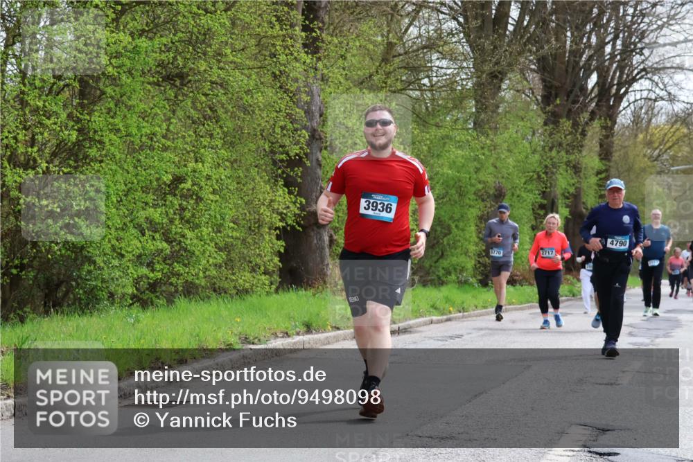 12.04.2026 - 45. Internationalen Wilhelmsburger Insellauf Yannick Fuchs http://msf.ph/oto/9498098 12.04.2026 13:11:20 Laufen 3936, 5770, 4790, 2717, 2557 meine-sportfotos.de