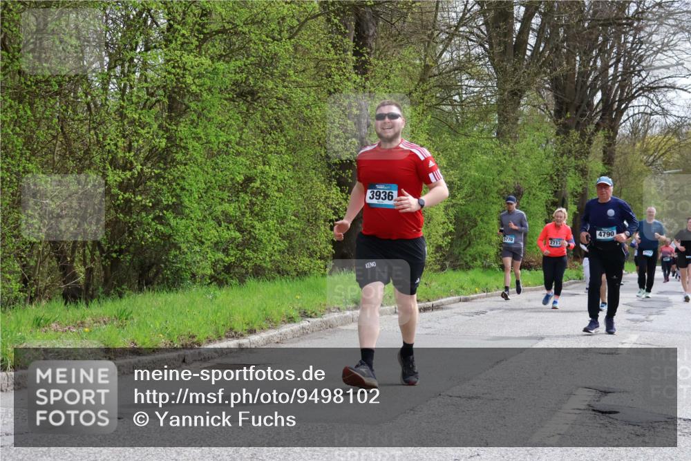 12.04.2026 - 45. Internationalen Wilhelmsburger Insellauf Yannick Fuchs http://msf.ph/oto/9498102 12.04.2026 13:11:21 Laufen 3936, 5770, 2712, 4790, 2557 meine-sportfotos.de