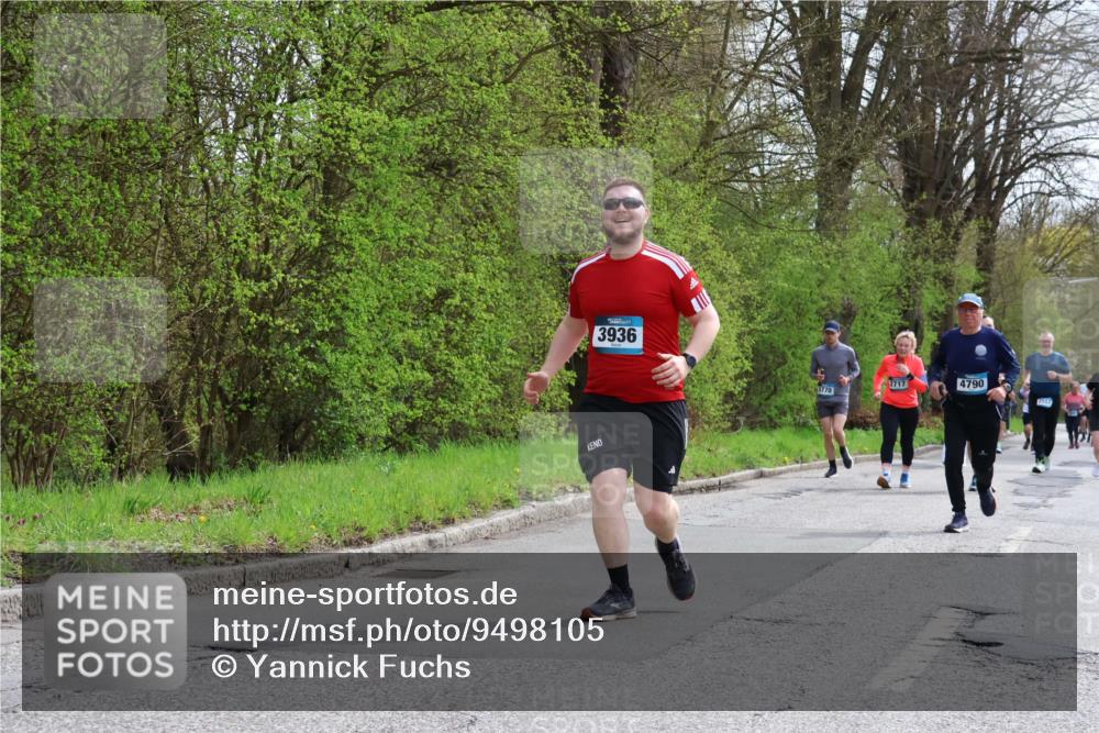 12.04.2026 - 45. Internationalen Wilhelmsburger Insellauf Yannick Fuchs http://msf.ph/oto/9498105 12.04.2026 13:11:21 Laufen 3936, 5770, 2717, 4790 meine-sportfotos.de