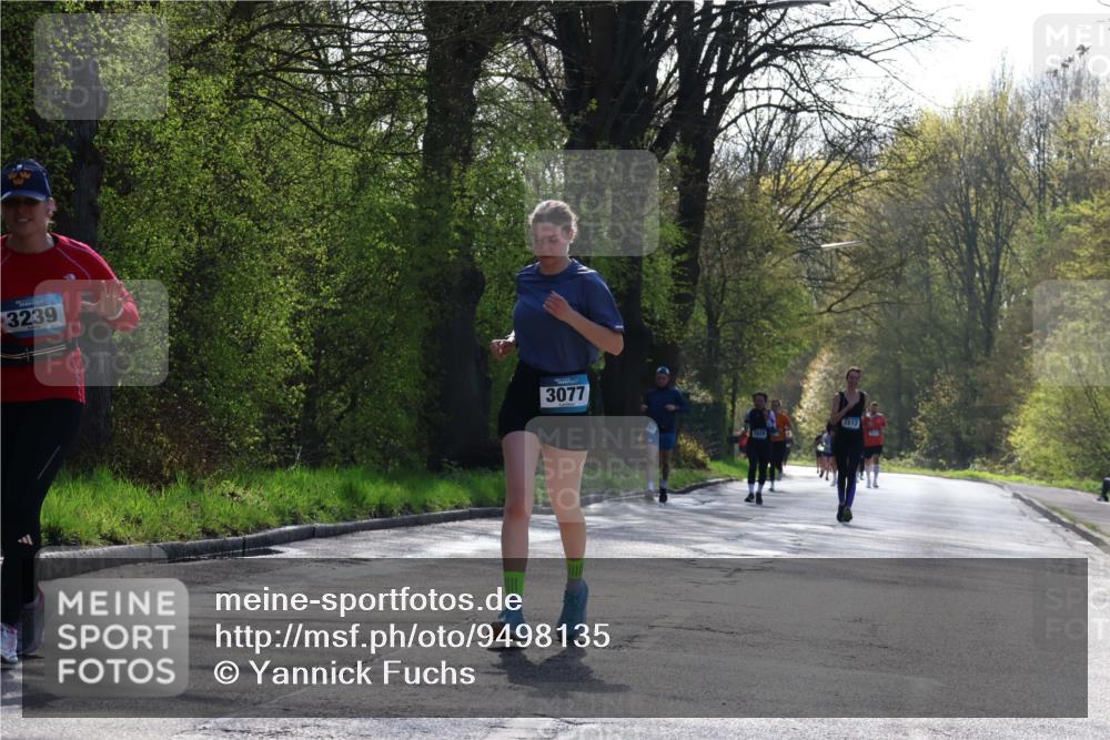 12.04.2026 - 45. Internationalen Wilhelmsburger Insellauf Yannick Fuchs http://msf.ph/oto/9498135 12.04.2026 10:56:20 Laufen 3239, 3077, 2612 meine-sportfotos.de