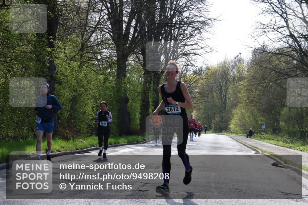 12.04.2026 - 45. Internationalen Wilhelmsburger Insellauf Yannick Fuchs http://msf.ph/oto/9498208 12.04.2026 10:56:32 Laufen 651, 2859, 5367, 2612 meine-sportfotos.de