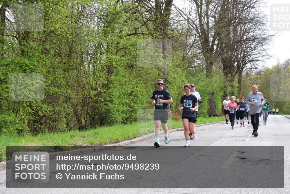 12.04.2026 - 45. Internationalen Wilhelmsburger Insellauf Yannick Fuchs http://msf.ph/oto/9498239 12.04.2026 13:11:34 Laufen 4411, 4839, 4840 meine-sportfotos.de