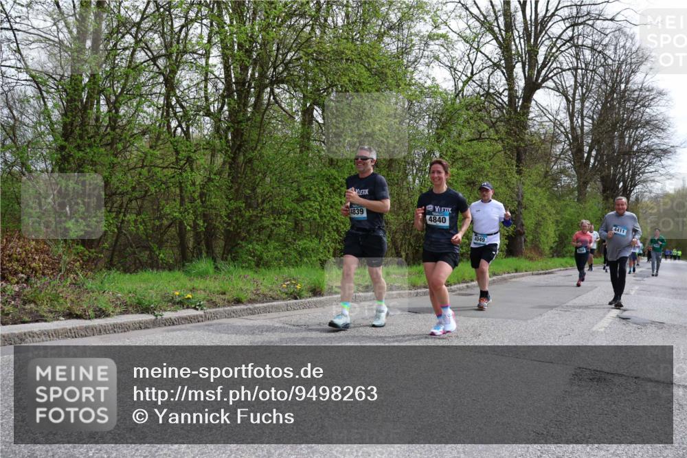 12.04.2026 - 45. Internationalen Wilhelmsburger Insellauf Yannick Fuchs http://msf.ph/oto/9498263 12.04.2026 13:11:36 Laufen 4839, 4840, 4049, 4411 meine-sportfotos.de