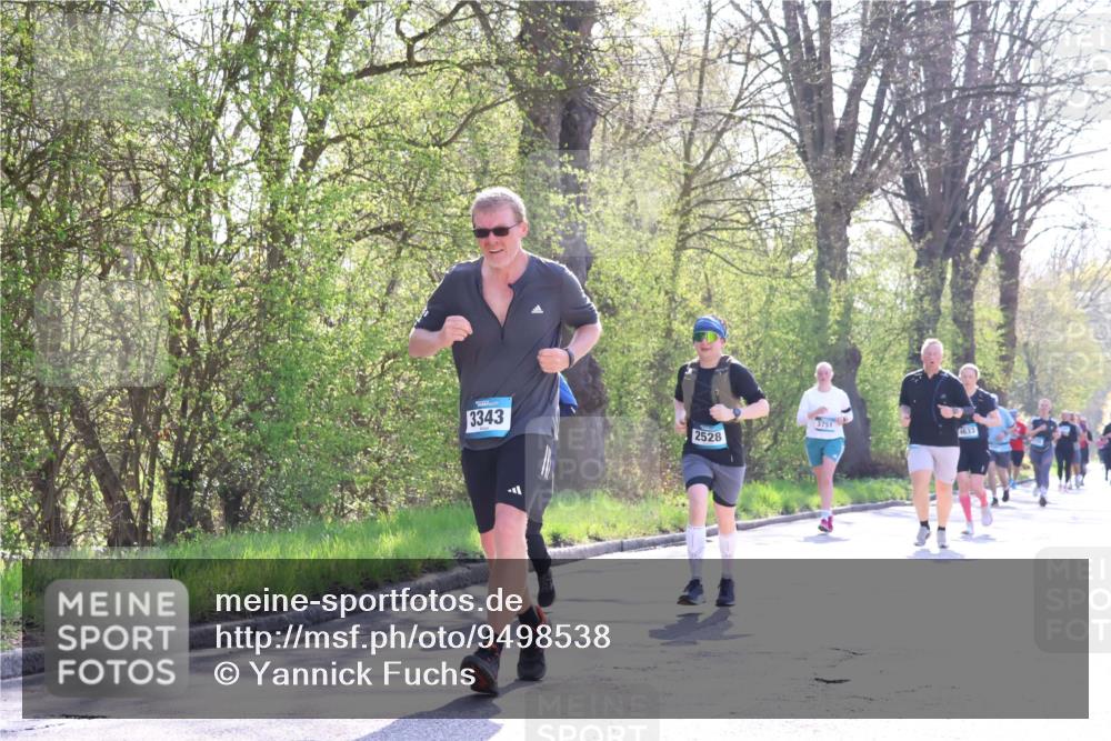 12.04.2026 - 45. Internationalen Wilhelmsburger Insellauf Yannick Fuchs http://msf.ph/oto/9498538 12.04.2026 10:58:37 Laufen 3343, 2528, 3751, 4633 meine-sportfotos.de