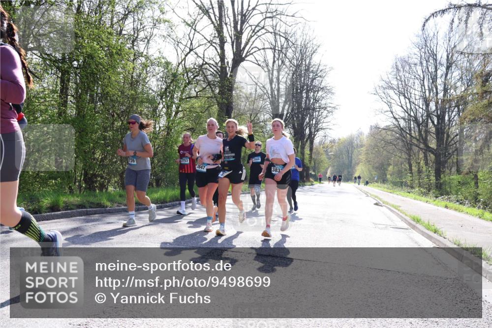 12.04.2026 - 45. Internationalen Wilhelmsburger Insellauf Yannick Fuchs http://msf.ph/oto/9498699 12.04.2026 10:58:55 Laufen 2753, 3847, 2868, 383 meine-sportfotos.de