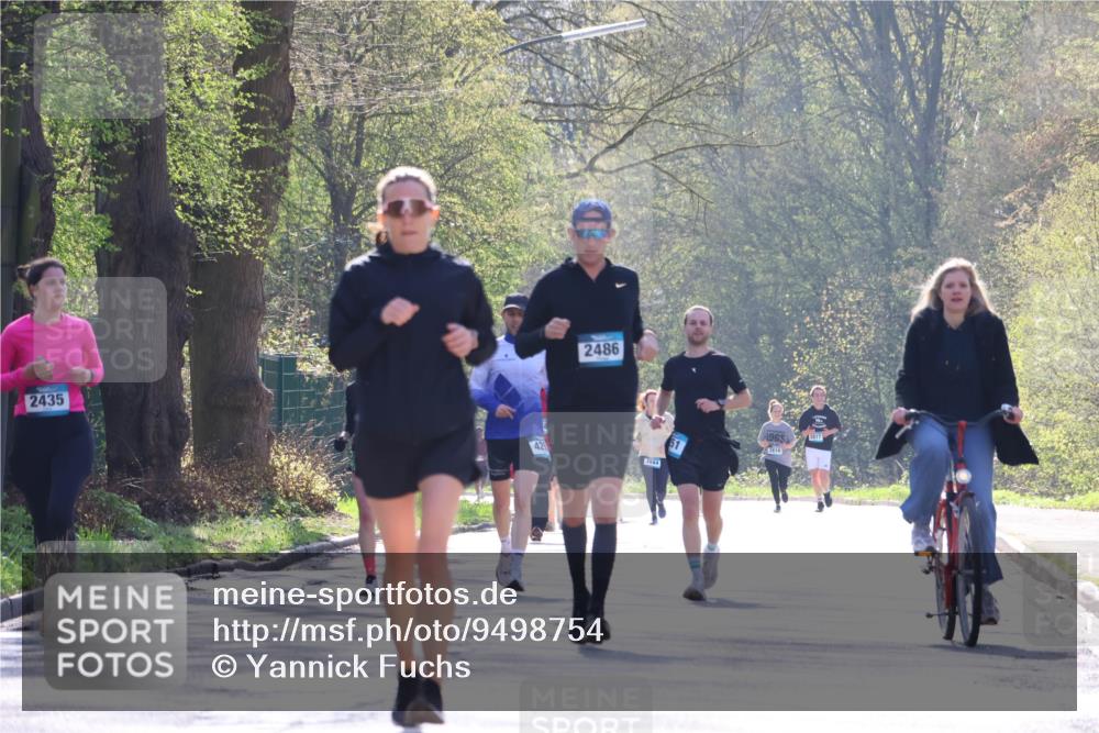 12.04.2026 - 45. Internationalen Wilhelmsburger Insellauf Yannick Fuchs http://msf.ph/oto/9498754 12.04.2026 10:59:09 Laufen 2435, 2486, 425, 51, 1965, 2816 meine-sportfotos.de