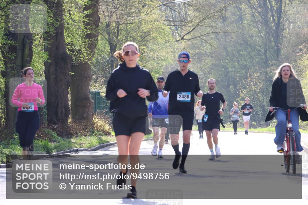 12.04.2026 - 45. Internationalen Wilhelmsburger Insellauf Yannick Fuchs http://msf.ph/oto/9498756 12.04.2026 10:59:09 Laufen 85, 42, 2486, 2816, 2417 meine-sportfotos.de