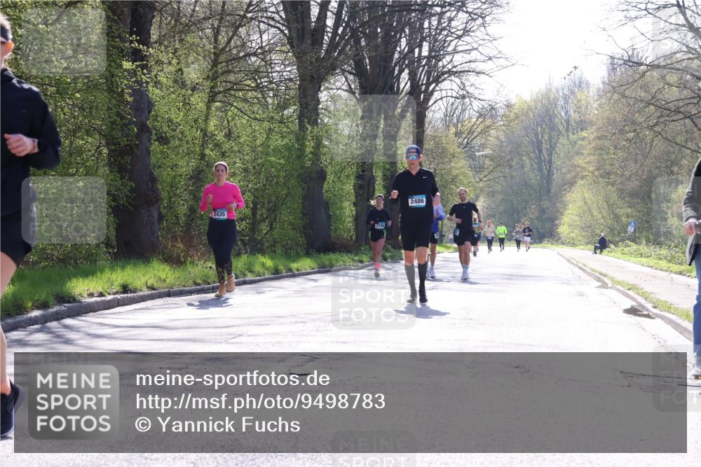 12.04.2026 - 45. Internationalen Wilhelmsburger Insellauf Yannick Fuchs http://msf.ph/oto/9498783 12.04.2026 10:59:14 Laufen 2435, 3758, 2486 meine-sportfotos.de