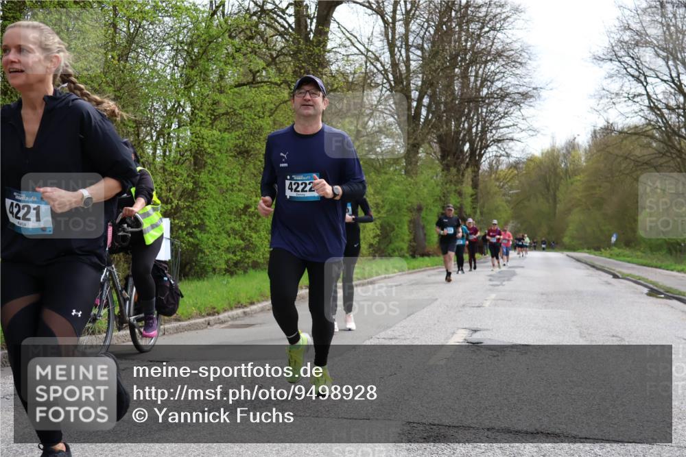 12.04.2026 - 45. Internationalen Wilhelmsburger Insellauf Yannick Fuchs http://msf.ph/oto/9498928 12.04.2026 13:13:10 Laufen 4221, 4222 meine-sportfotos.de