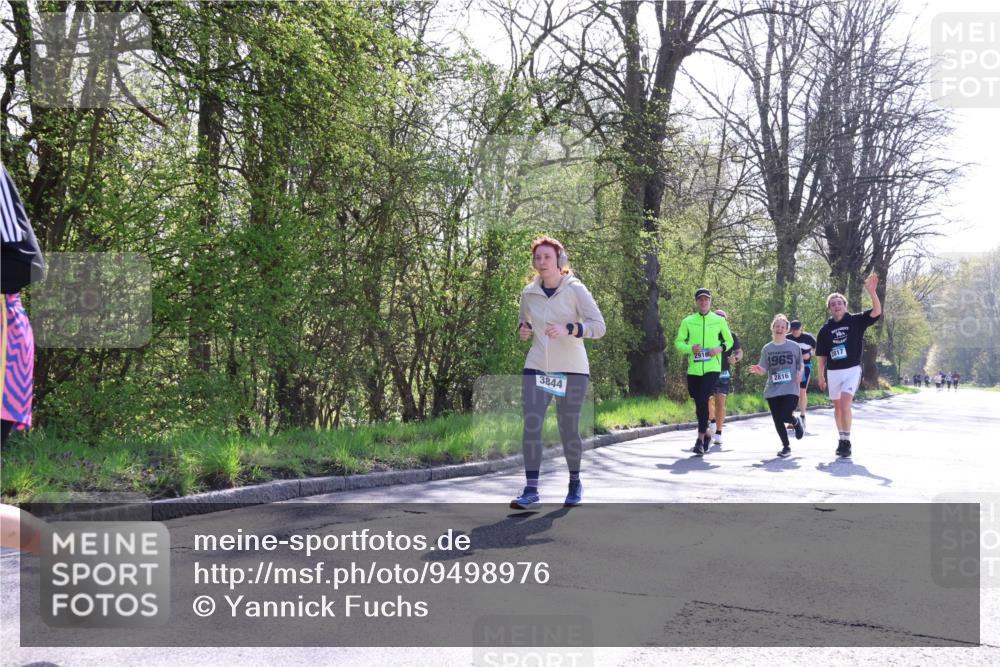 12.04.2026 - 45. Internationalen Wilhelmsburger Insellauf Yannick Fuchs http://msf.ph/oto/9498976 12.04.2026 10:59:41 Laufen 3844, 2916, 1965, 2817, 2816 meine-sportfotos.de