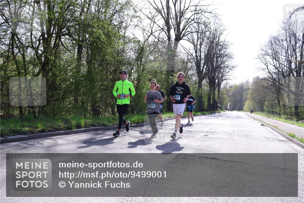 12.04.2026 - 45. Internationalen Wilhelmsburger Insellauf Yannick Fuchs http://msf.ph/oto/9499001 12.04.2026 10:59:43 Laufen 1965, 2816, 2817 meine-sportfotos.de