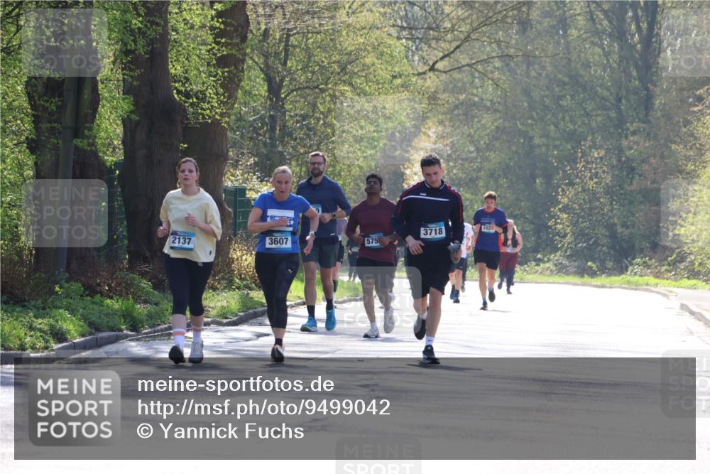 12.04.2026 - 45. Internationalen Wilhelmsburger Insellauf Yannick Fuchs http://msf.ph/oto/9499042 12.04.2026 11:00:08 Laufen 282, 3718, 2137, 3607, 575 meine-sportfotos.de