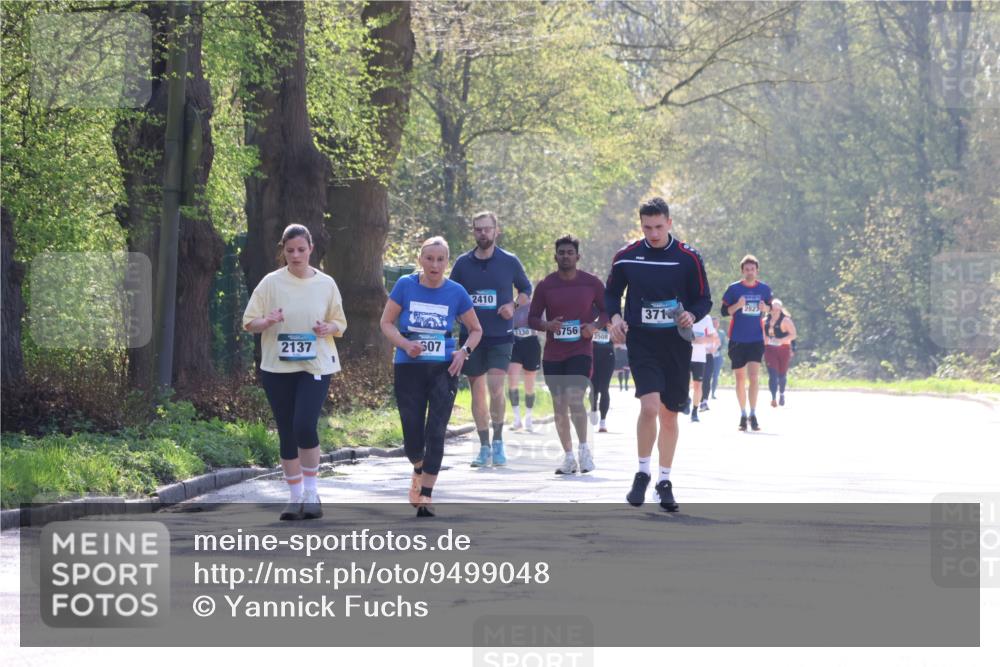 12.04.2026 - 45. Internationalen Wilhelmsburger Insellauf Yannick Fuchs http://msf.ph/oto/9499048 12.04.2026 11:00:09 Laufen 2137, 607, 2410, 5756, 3508, 371, 2823 meine-sportfotos.de