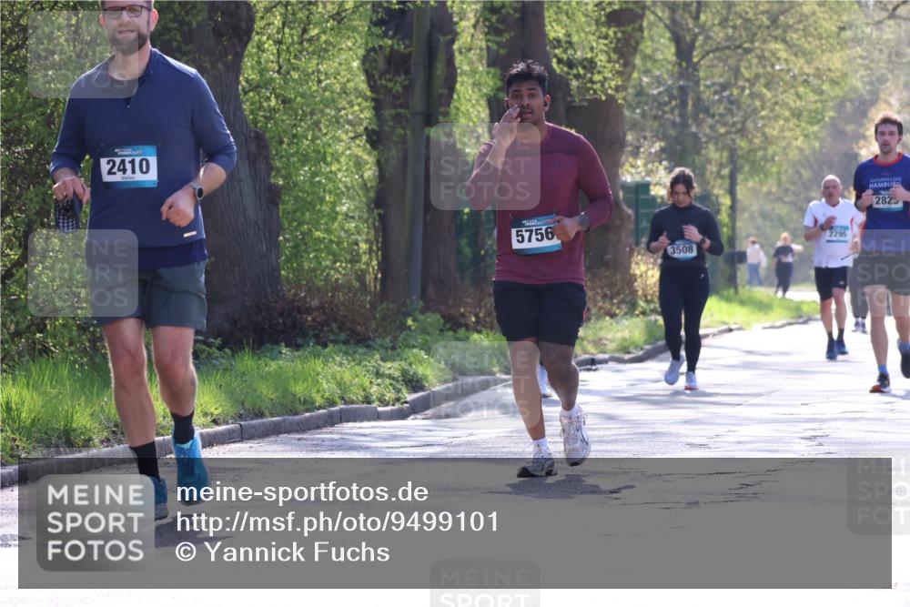 12.04.2026 - 45. Internationalen Wilhelmsburger Insellauf Yannick Fuchs http://msf.ph/oto/9499101 12.04.2026 11:00:20 Laufen 2410, 5756, 3508, 2295, 2825 meine-sportfotos.de