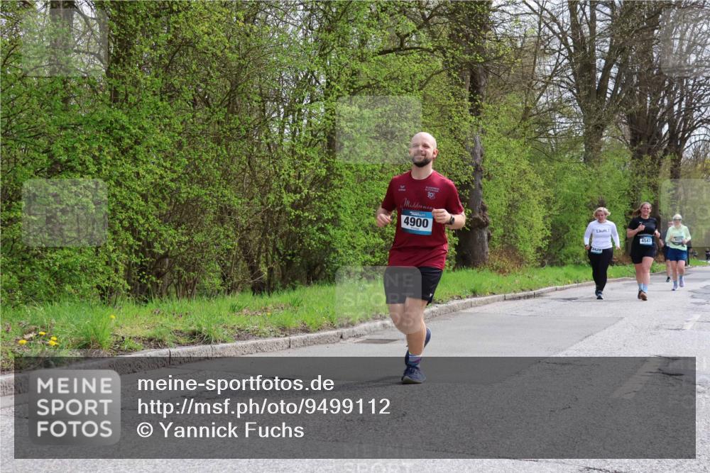 12.04.2026 - 45. Internationalen Wilhelmsburger Insellauf Yannick Fuchs http://msf.ph/oto/9499112 12.04.2026 13:13:30 Laufen 19, 4900, 4547, 4471, 4420 meine-sportfotos.de