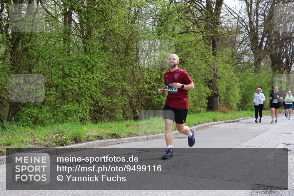 12.04.2026 - 45. Internationalen Wilhelmsburger Insellauf Yannick Fuchs http://msf.ph/oto/9499116 12.04.2026 13:13:31 Laufen 10, 4900, 4470, 4547 meine-sportfotos.de