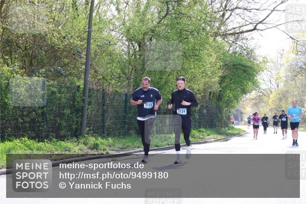 12.04.2026 - 45. Internationalen Wilhelmsburger Insellauf Yannick Fuchs http://msf.ph/oto/9499180 12.04.2026 11:05:13 Laufen 3123, 3124, 2471 meine-sportfotos.de